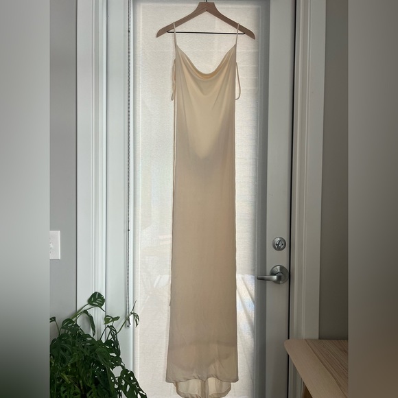 MÉLANI THE LABEL - CRISTINA GOWN - PEARL WHITE - Picture 2 of 9